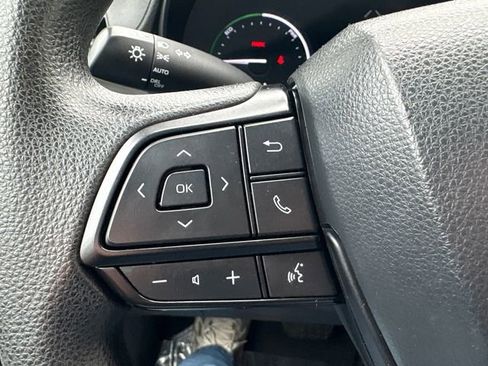 Used 2024 Toyota Sienna LE image 29