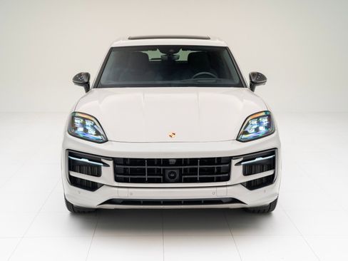 Certified 2026 Porsche Cayenne GTS image 6