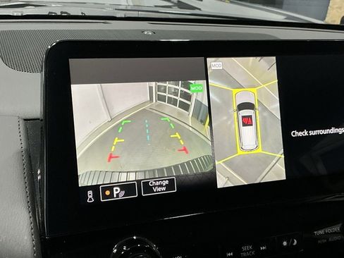 Used 2024 Nissan Armada SL w/ Captain's Chairs Package image 8