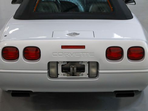 Used 1996 Chevrolet Corvette Convertible RWD image 7