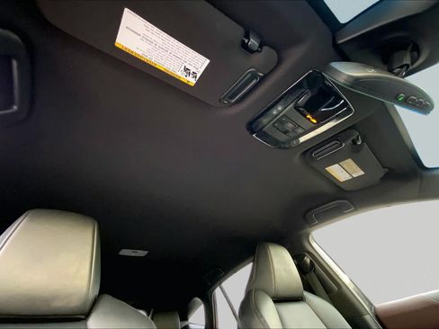 Used 2022 Toyota Venza XLE AWD/4WD image 13