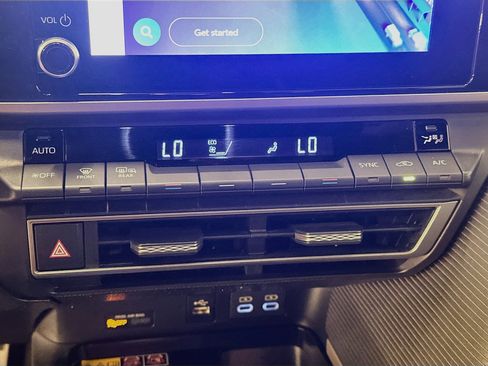 Used 2025 Toyota Camry SE FWD image 24