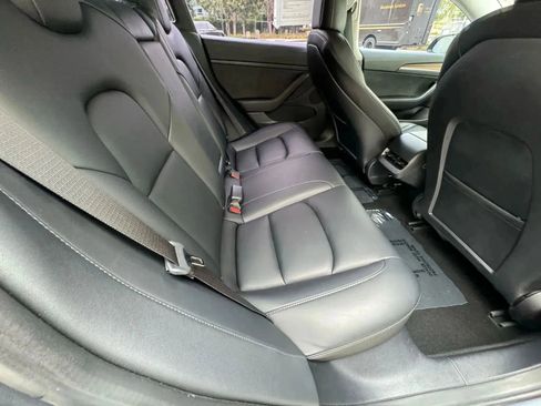 Used 2023 Tesla Model 3 Standard Range image 12