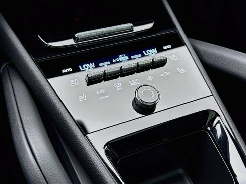 New 2026 Porsche Cayenne Coupe AWD/4WD image 22