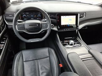 Used 2023 Jeep Wagoneer Series III w/ Preferred Equipment Group video 2