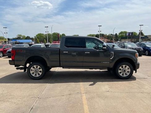 Used 2018 Ford F250 Platinum w/ Platinum Ultimate Package AWD/4WD image 5