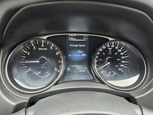 Used 2015 Nissan Rogue SL image 2