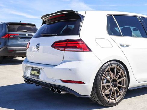 Used 2019 Volkswagen Golf R 4-Door image 9