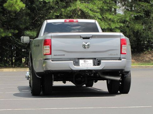 Used 2022 RAM 3500 Big Horn w/ Level 1 Equipment Group AWD/4WD image 11