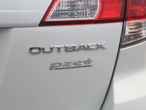Used 2013 Subaru Outback 2.5i Limited AWD/4WD image 33