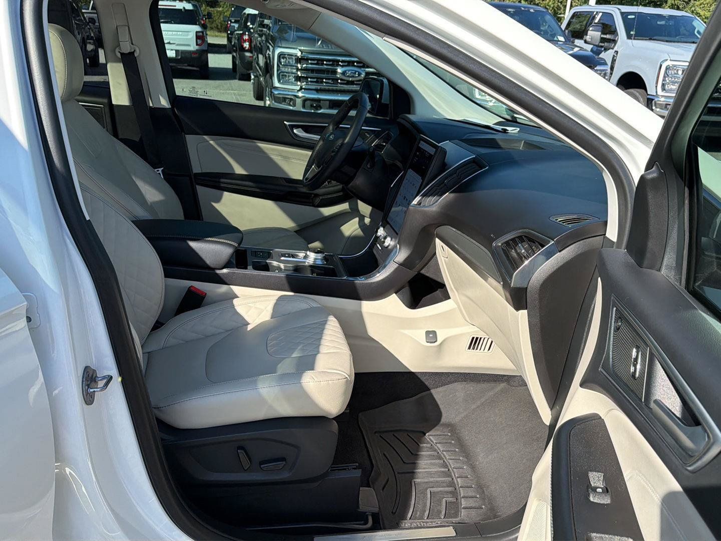 Certified 2024 Ford Edge Titanium w/ Titanium Elite Package AWD/4WD image 14