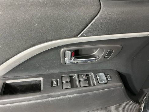 Used 2012 MAZDA MAZDA5 Sport image 12