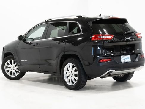 Used 2016 Jeep Cherokee Limited image 25