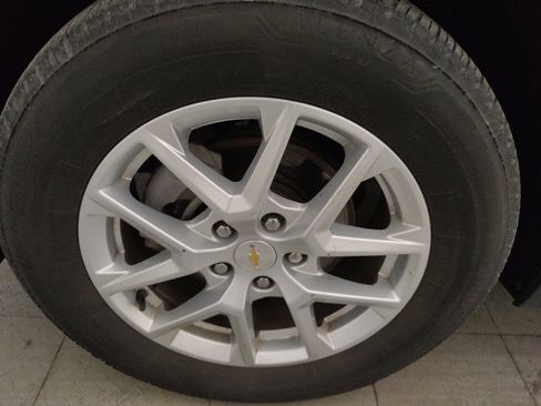 Used 2024 Chevrolet Equinox LT image 31