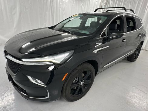 Used 2023 Buick Enclave Essence w/ Experience Buick Package image 7