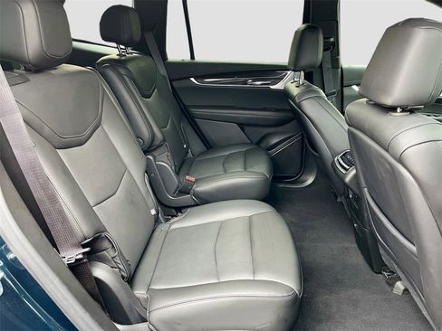 Used 2024 Cadillac XT6 Sport w/ LPO, ONYX Package image 30