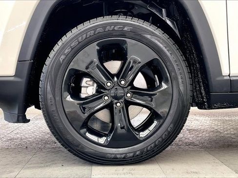 Used 2018 Jeep Compass Altitude w/ Popular Equipment Group image 8