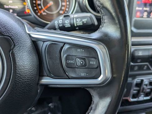 Used 2021 Jeep Wrangler Unlimited Sahara AWD/4WD image 28