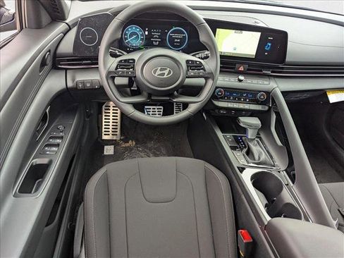 New 2025 Hyundai Elantra SEL image 14