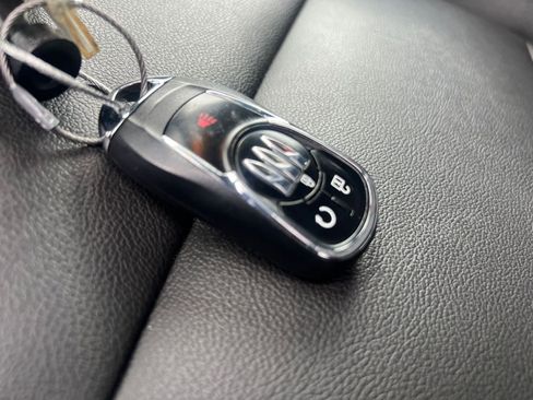 Used 2025 Buick Envista Sport Touring image 22