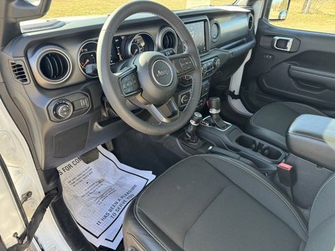 Certified 2023 Jeep Gladiator Sport image 11