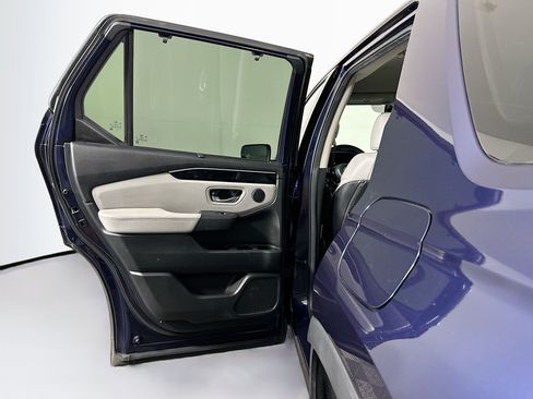 Used 2025 Honda Pilot EX-L image 25