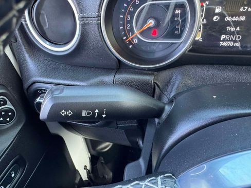 Used 2021 Jeep Wrangler Unlimited Sahara w/ Dual Top Group AWD/4WD image 29