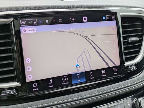 Used 2021 Chrysler Pacifica Touring-L w/ Premium & Safety Sphere Group image 24