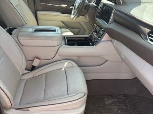 Used 2021 GMC Yukon Denali w/ Denali Premium Package image 21