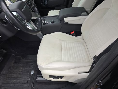 Used 2021 Land Rover Discovery S image 21