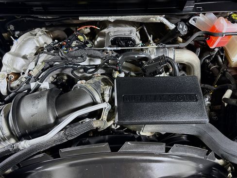 Used 2024 Chevrolet Silverado 2500 LT w/ Convenience Package image 38