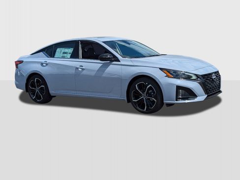 New 2025 Nissan Altima 2.5 SR image 8