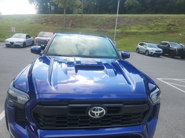 Used 2024 Toyota Tacoma TRD Sport w/ TRD Sport Upgrade Package AWD/4WD image 2