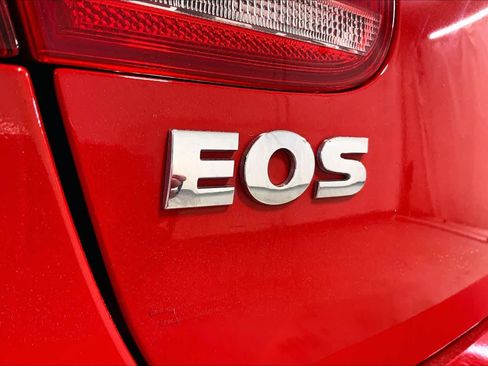 Used 2016 Volkswagen Eos Komfort FWD image 30