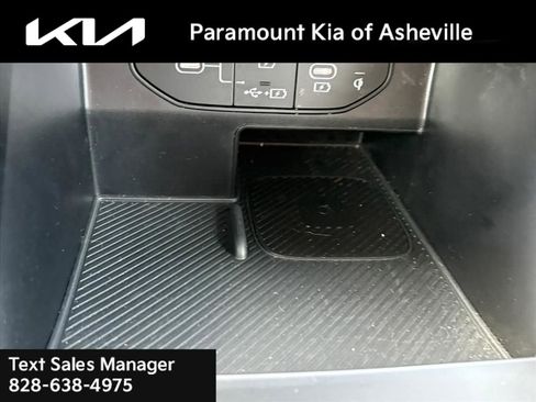 Used 2025 Kia Sorento EX image 24