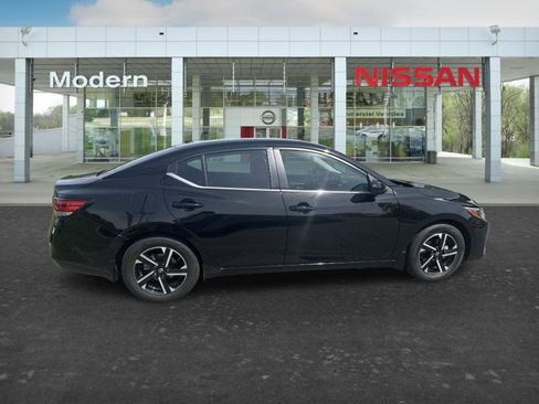 Certified 2025 Nissan Sentra SV w/ Lighting Package image 6