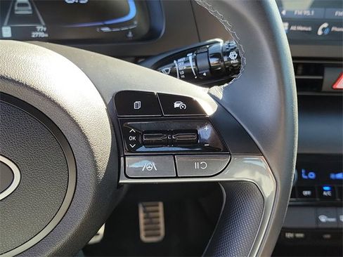 Used 2025 Hyundai Elantra Sport image 6