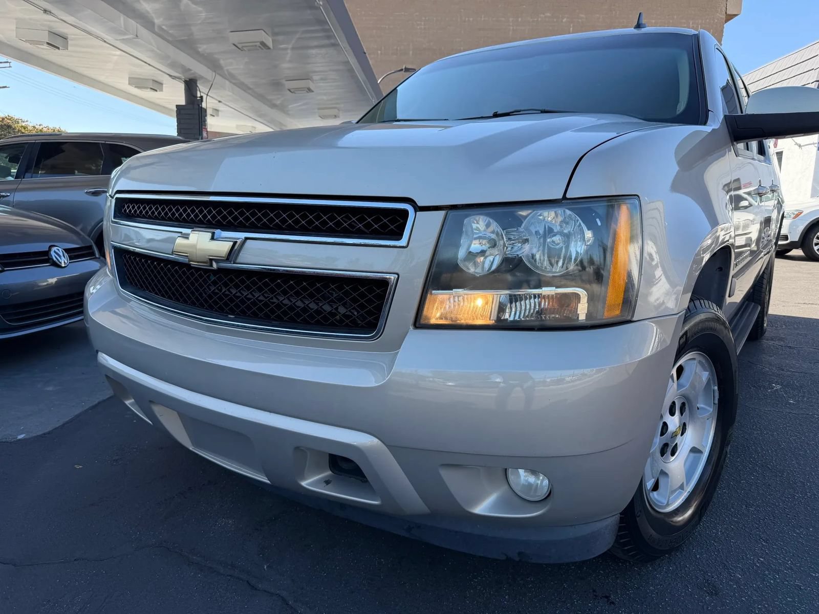 Used 2007 Chevrolet Suburban LT w/ LT Preferred Equipment Group AWD/4WD image 3
