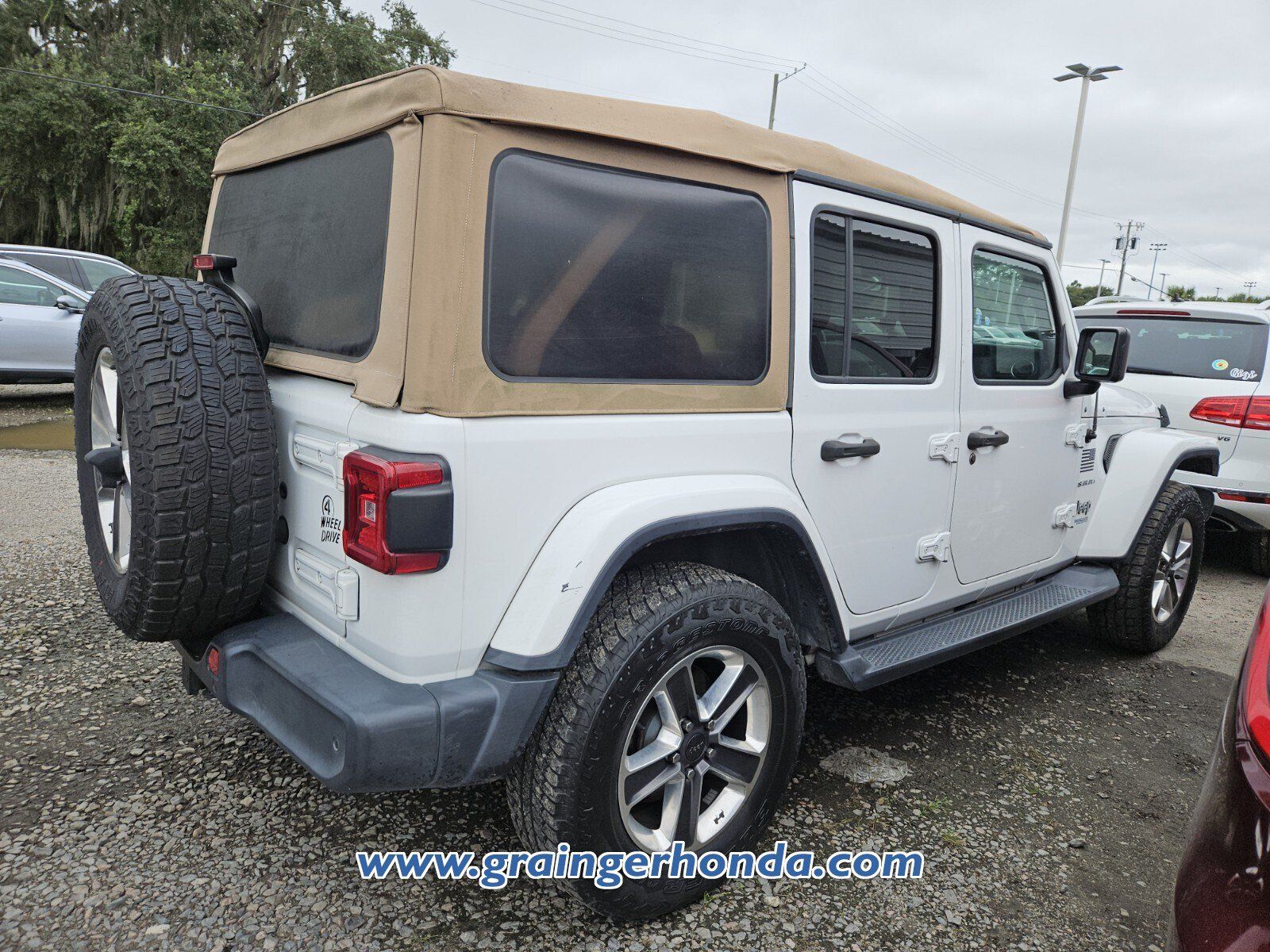 Used 2020 Jeep Wrangler Unlimited Sahara AWD/4WD image 5