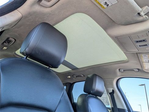 Used 2020 Jaguar F-PACE Premium image 24