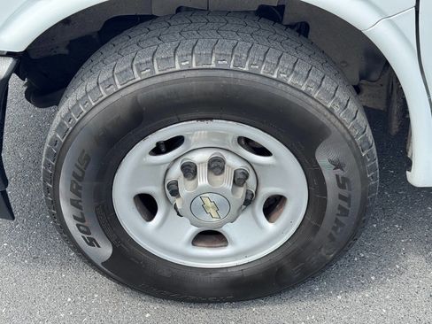 Used 2021 Chevrolet Express 2500 w/ Driver Convenience Package RWD image 50