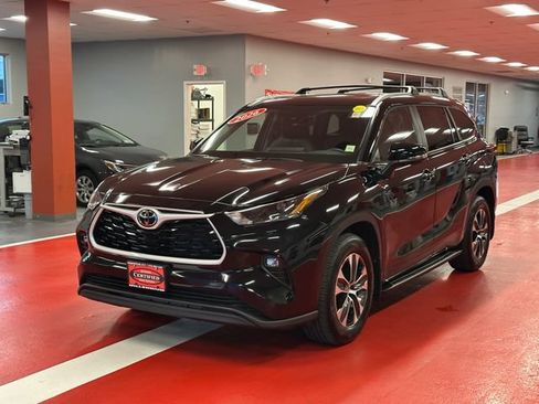 Certified 2026 Toyota Highlander XLE AWD/4WD image 7