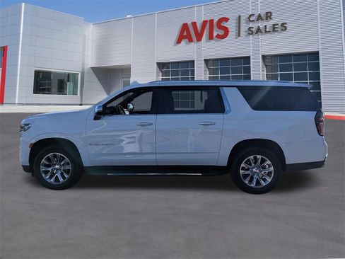 Used 2023 Chevrolet Suburban Premier image 10