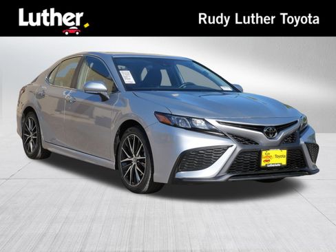Certified 2024 Toyota Camry SE FWD image 1