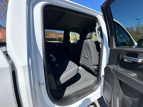 Used 2024 Chevrolet Silverado 1500 Custom Trail Boss w/ Dark Appearance Package image 17