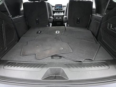 Used 2022 GMC Yukon SLT w/ SLT Luxury Package AWD/4WD image 30