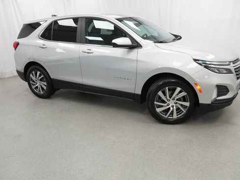 Used 2022 Chevrolet Equinox LT FWD image 24