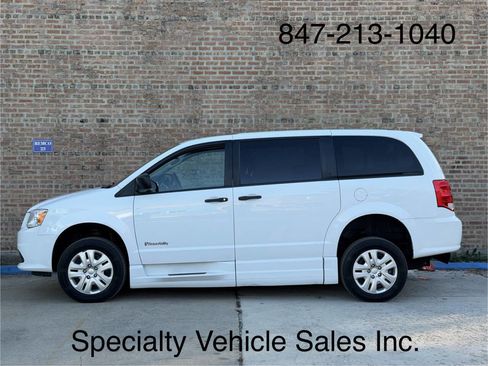 Used 2019 Dodge Grand Caravan SE image 5