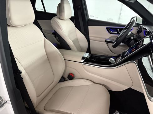 Certified 2025 Mercedes-Benz GLC 350e 4MATIC image 24