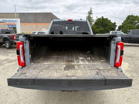 Used 2024 Ford F250 Platinum AWD/4WD image 5
